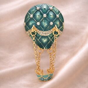 Vintage Emerald Hot Air Balloon Gold Brooch